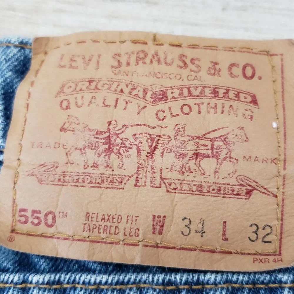 Vintage Levi's 550 Destroyed Fray Covered Relaxed Fit Jeans 34W‎ 32L